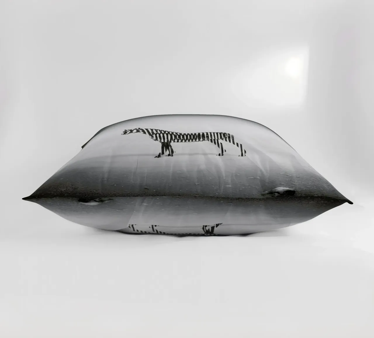 Zebra Mist cuscino da Eugene Soloviev