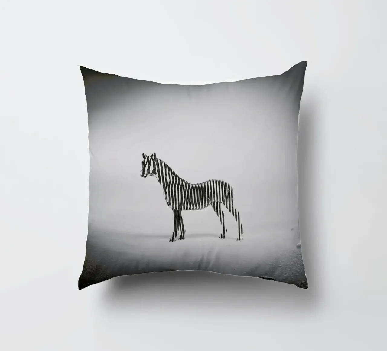 Zebra Mist cuscino da Eugene Soloviev