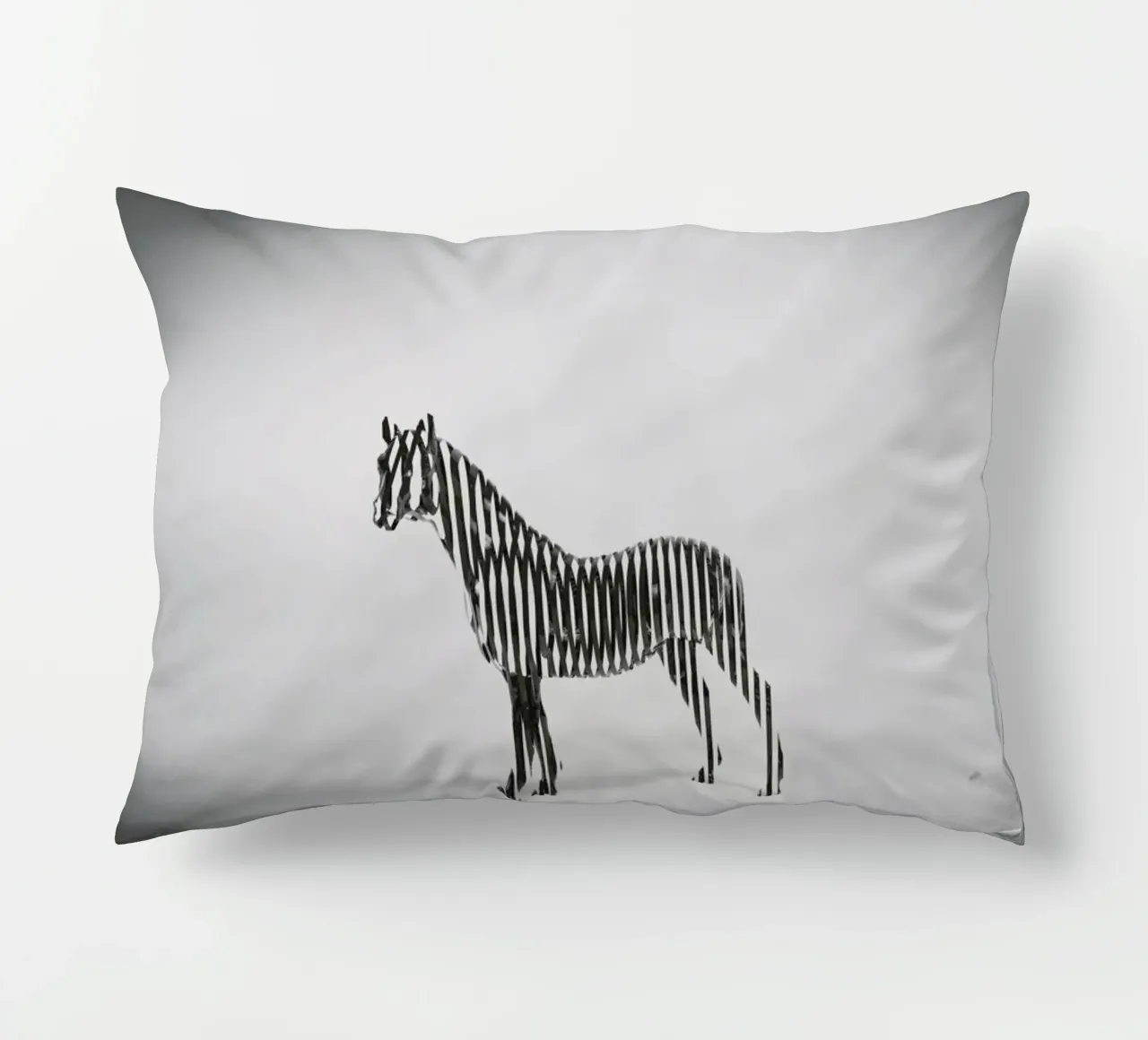 Zebra Mist cuscino da Eugene Soloviev