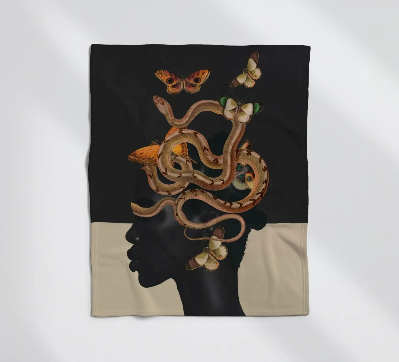 Serpente e farfalle 2 coperta in pile da dada22