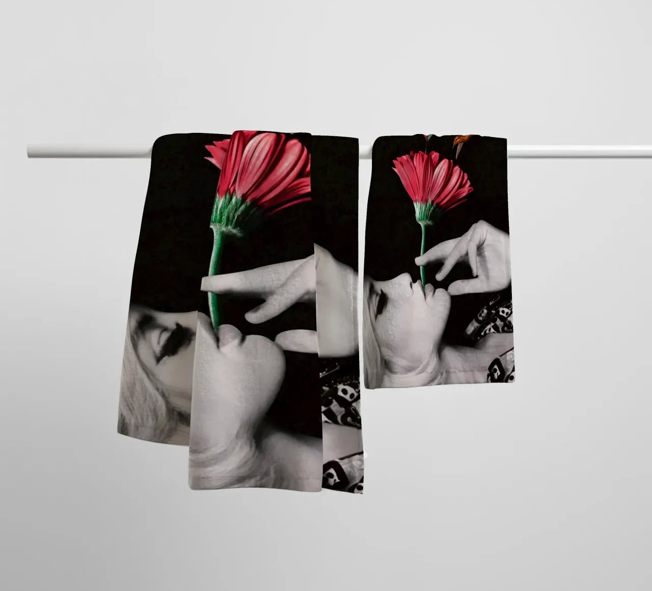 Ladies & Cigarrettes asciugamano da bagno da Paste in Place