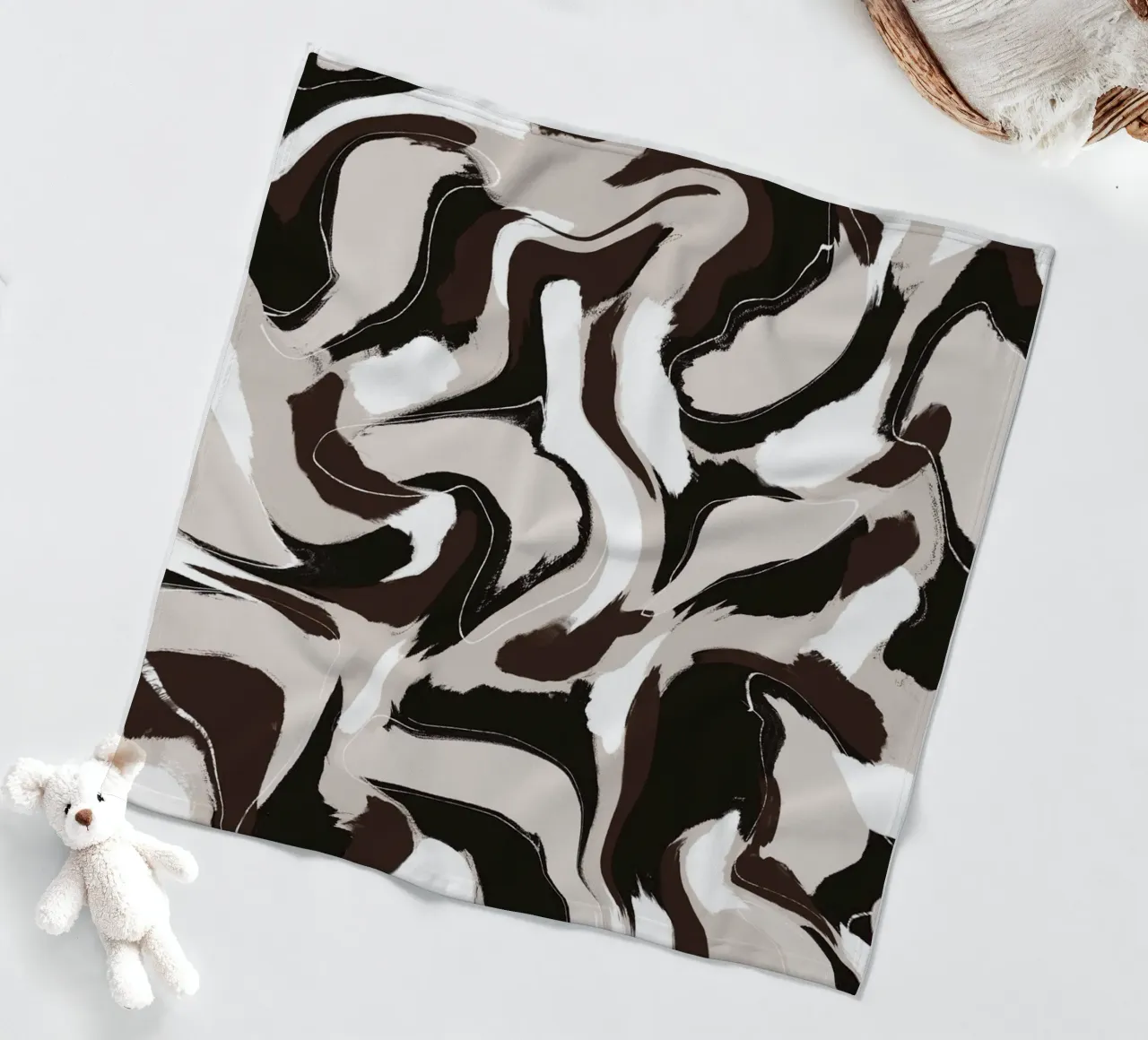Pattern Brown White Fleecedecke von treechild
