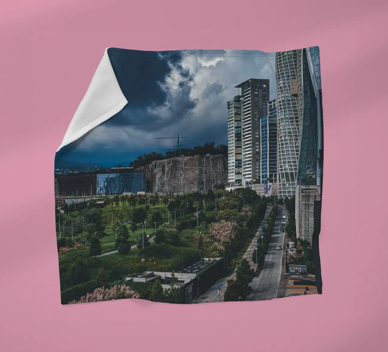 47 Città coperta in pile da Bttn