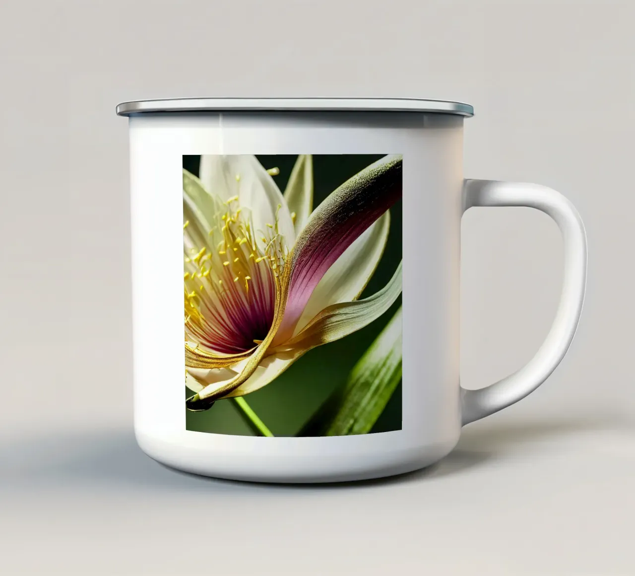 Macro Flor de lirio de los monzones taza de esmalte de Bold Blooms