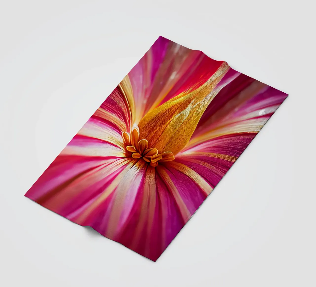 Macro fiore di Murraya coperta in pile da Bold Blooms