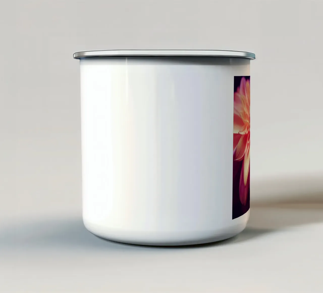 Macro Orange & Pink Dahlia Flower tazza in smalto da Bold Blooms
