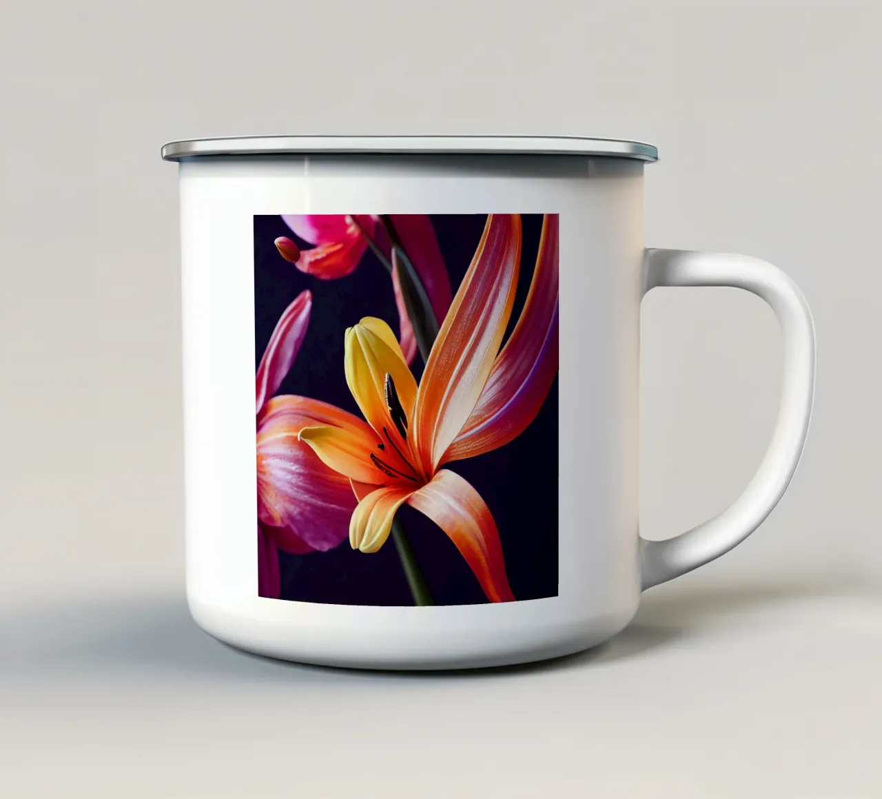 Macro fiore di giglio tigrato arancione tazza in smalto da Bold Blooms