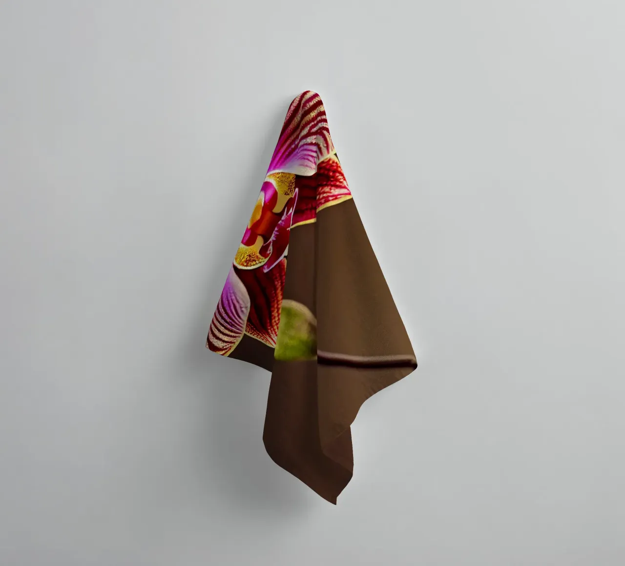 Macro orchidee bloem badhanddoek van Bold Blooms