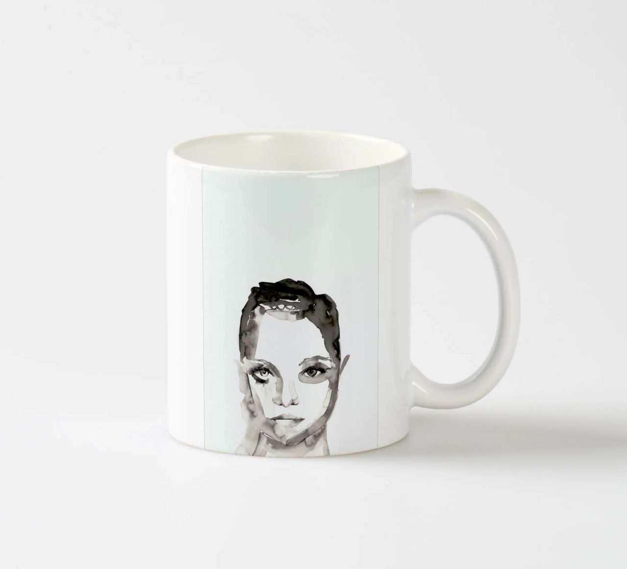 You Can Whistle First tazza in ceramica da Victoria Verbaan