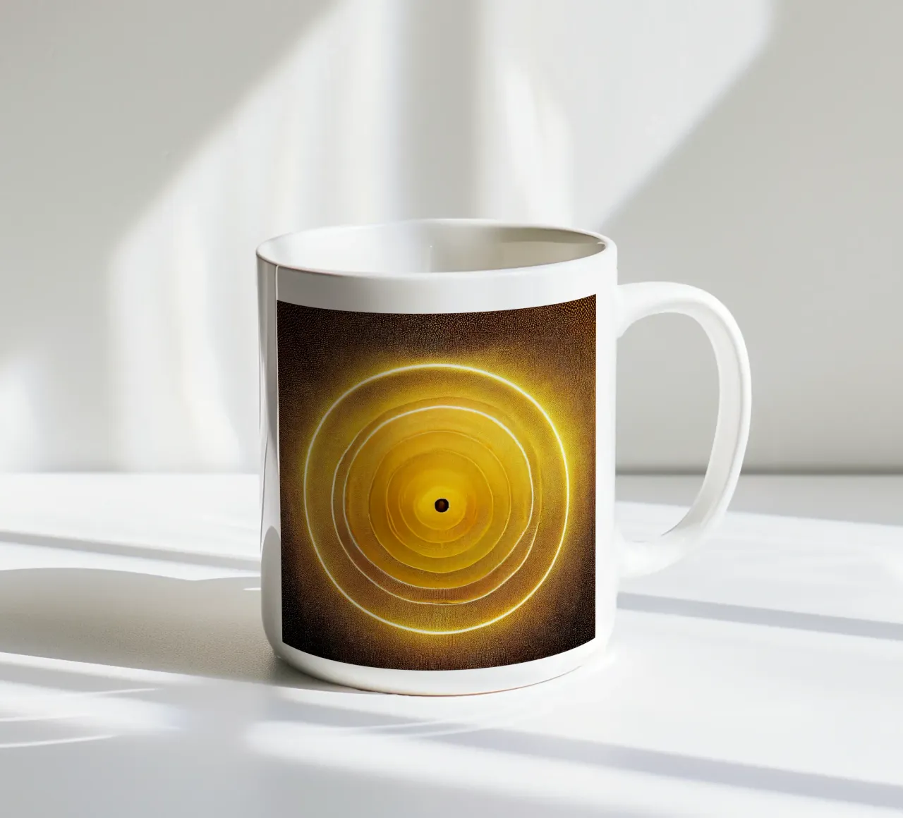 Macro Puntura Fiore di vite tazza in ceramica da Bold Blooms