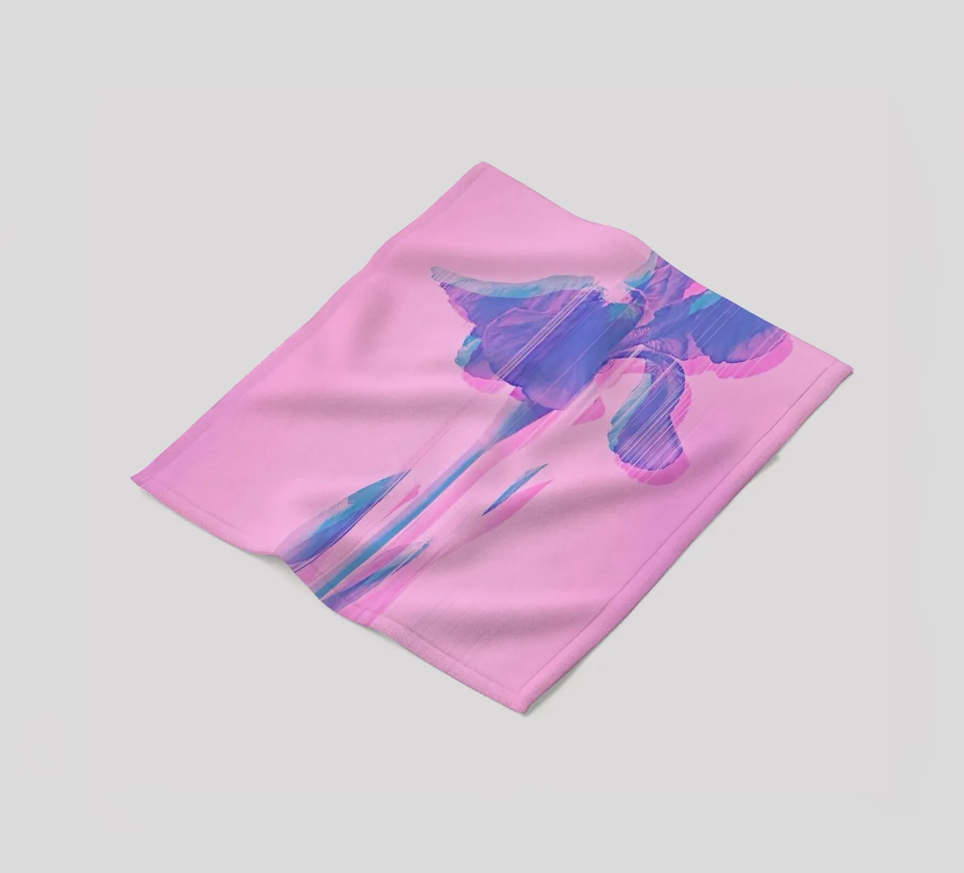 Glitcherd Iris on Pink Fleecedecke von cafelab