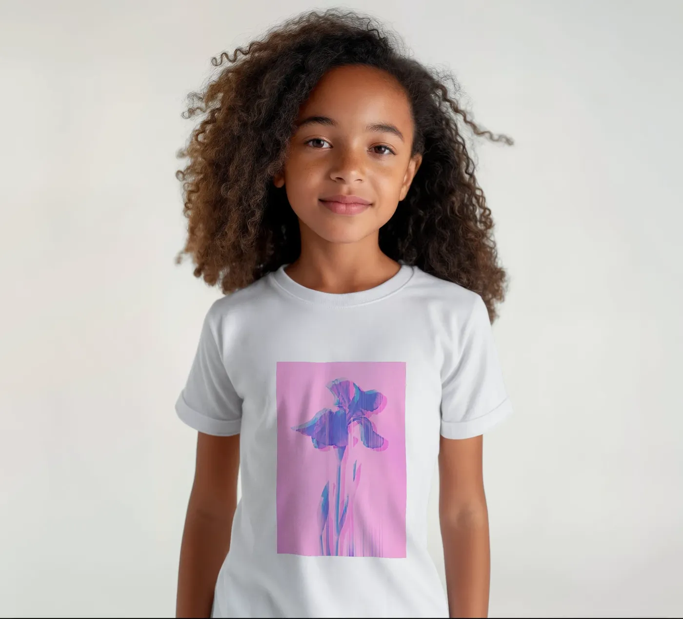 Glitcherd Iris on Pink t-shirt bambini da cafelab