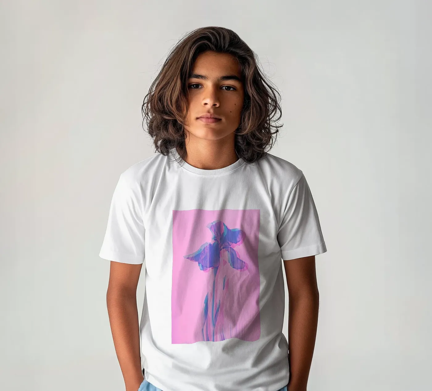 Glitcherd Iris on Pink t-shirt bambini da cafelab