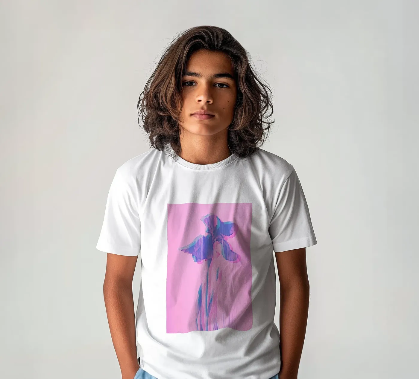 Glitcherd Iris on Pink t-shirt bambini da cafelab