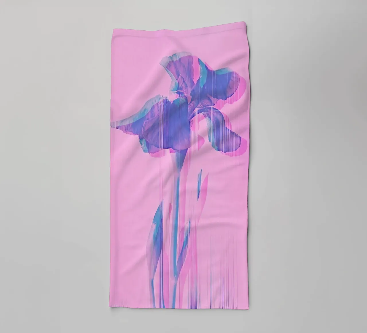 Glitcherd Iris on Pink asciugamano da bagno da cafelab