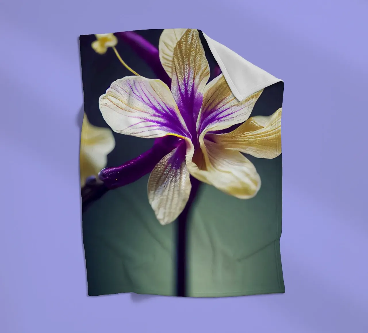 Macro Fiore di violetta coperta in pile da Bold Blooms