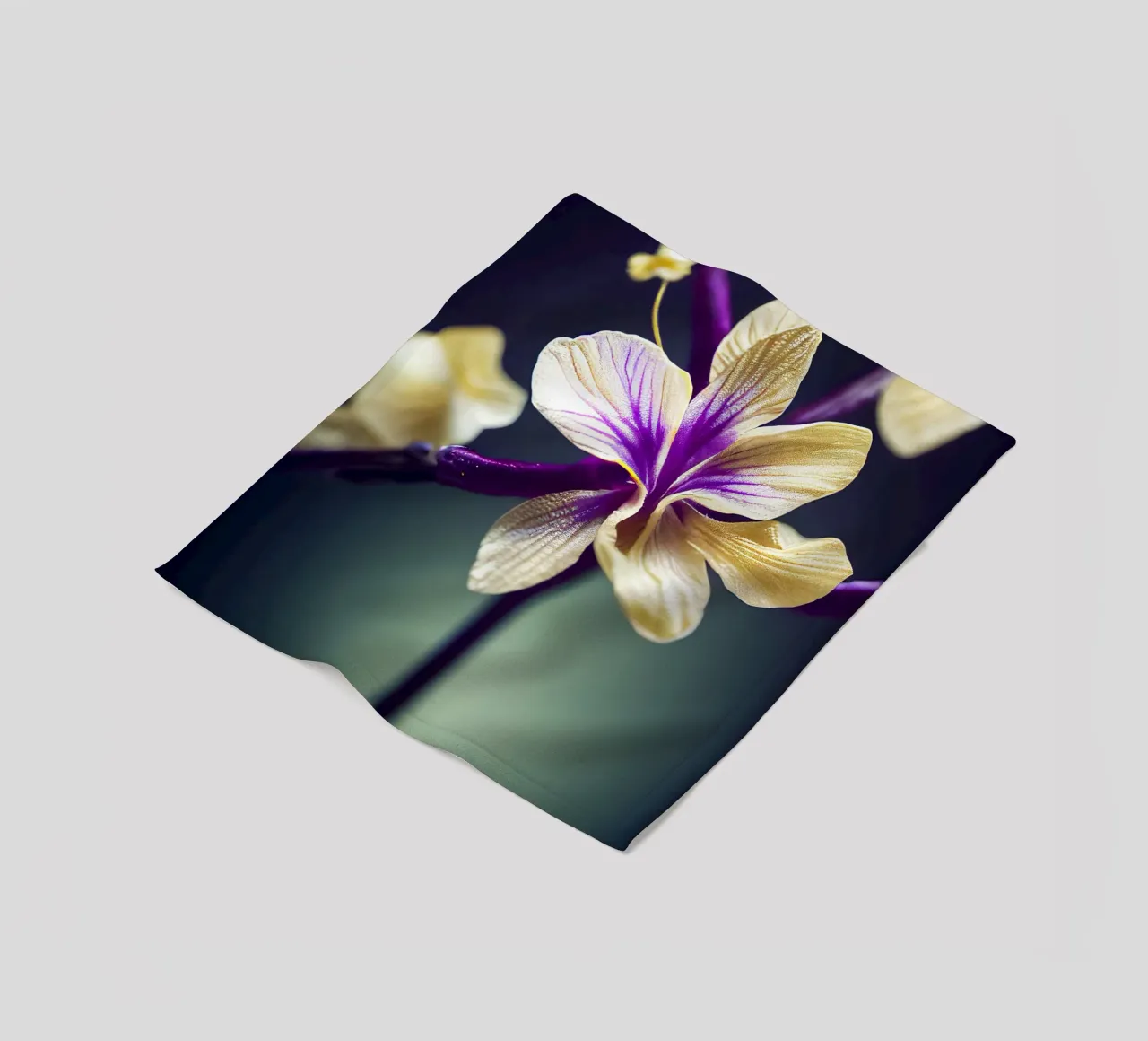 Macro Fiore di violetta coperta in pile da Bold Blooms