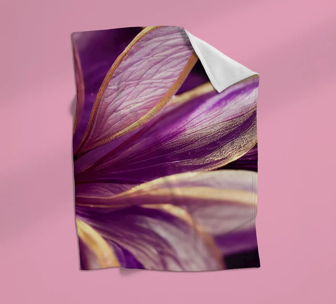 Macro Fiore di violetta coperta in pile da Bold Blooms