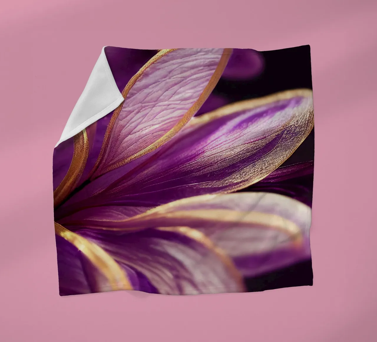 Macro Fiore di violetta coperta in pile da Bold Blooms