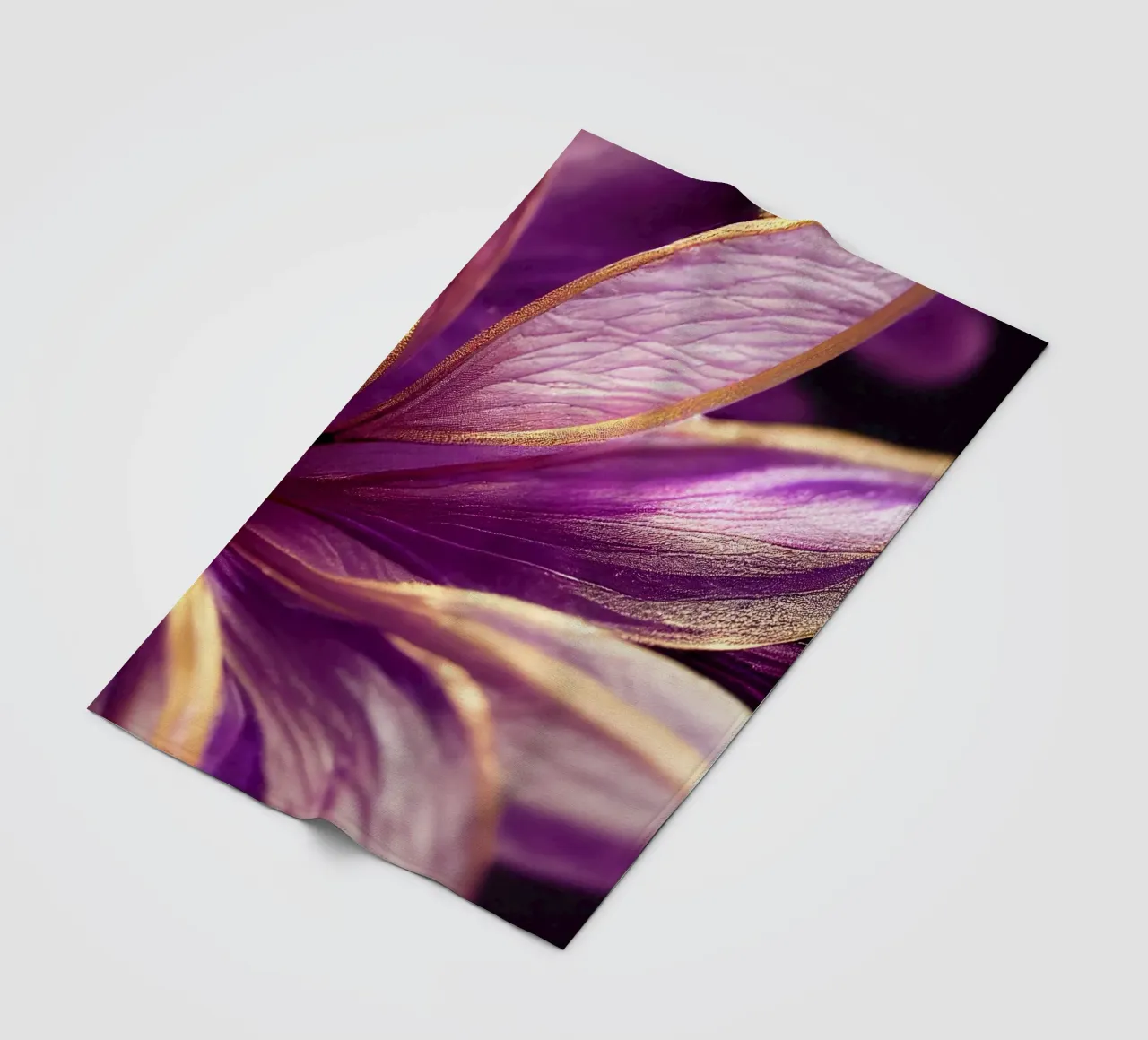Macro Fiore di violetta coperta in pile da Bold Blooms