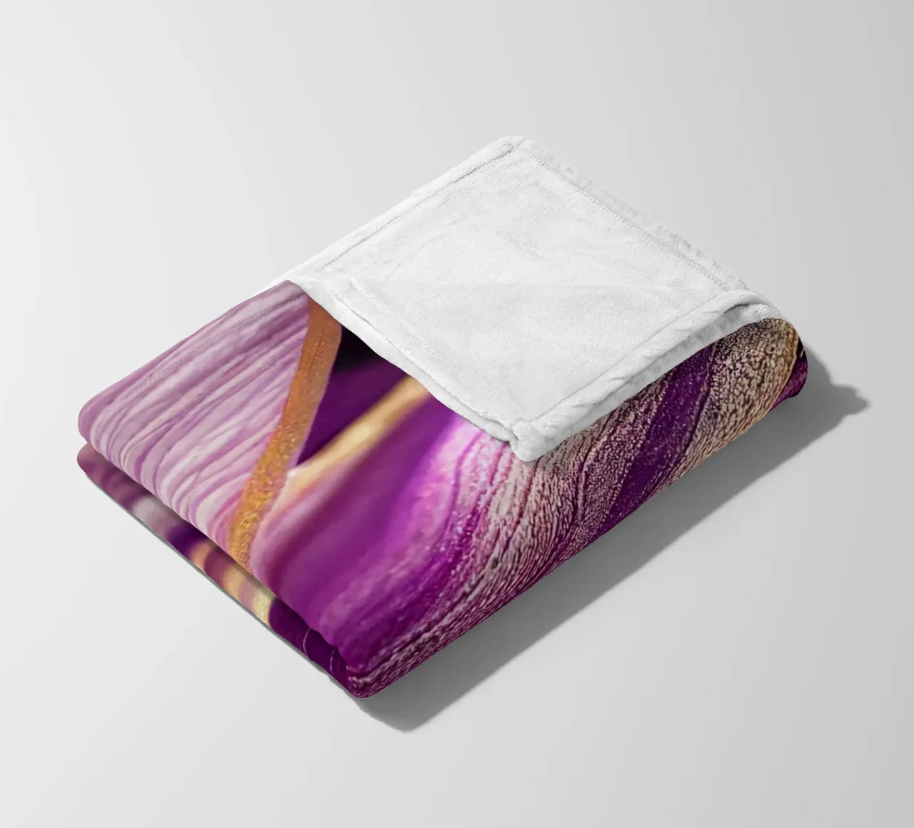 Macro Fiore di violetta coperta in pile da Bold Blooms