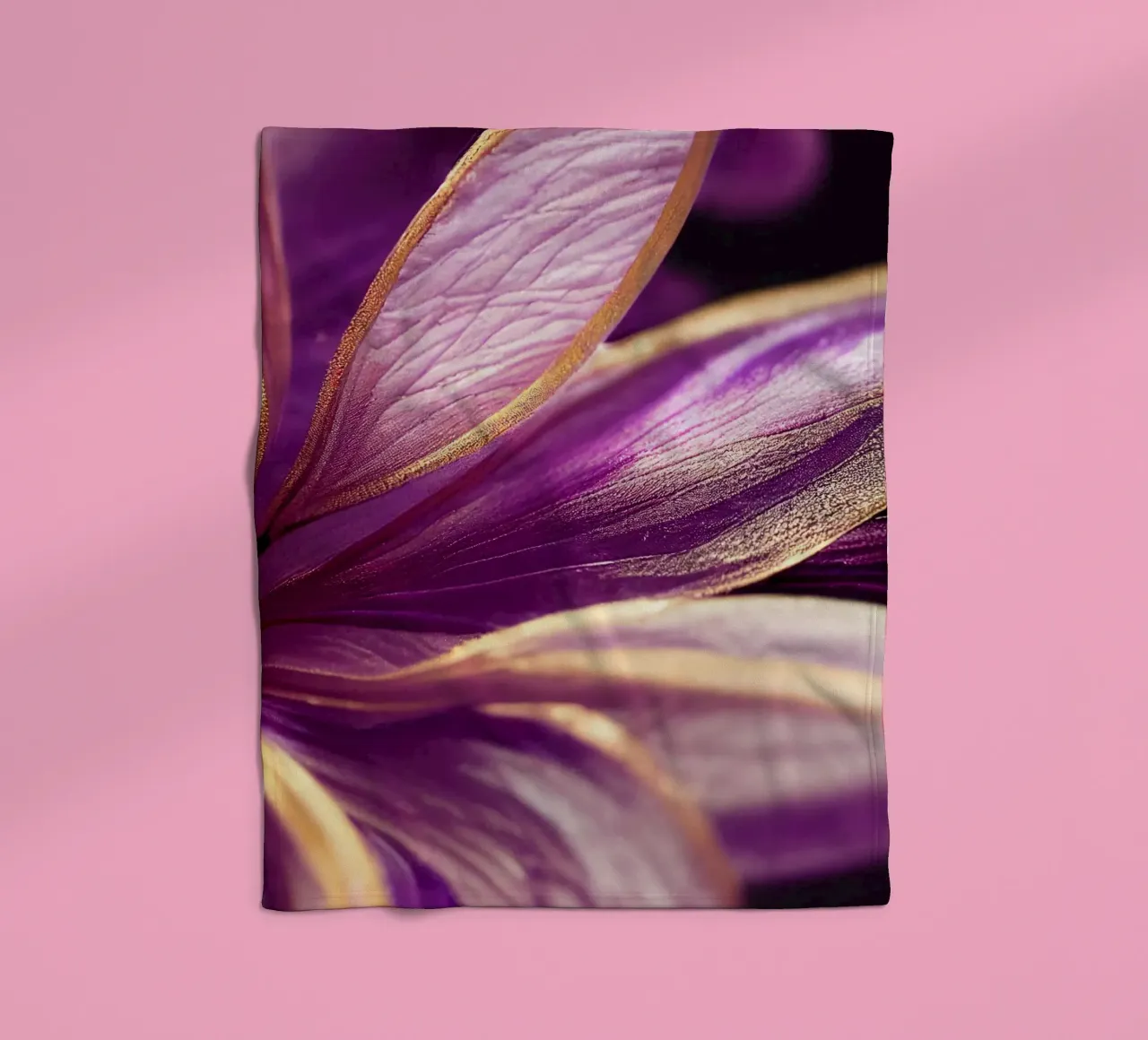Macro Fiore di violetta coperta in pile da Bold Blooms