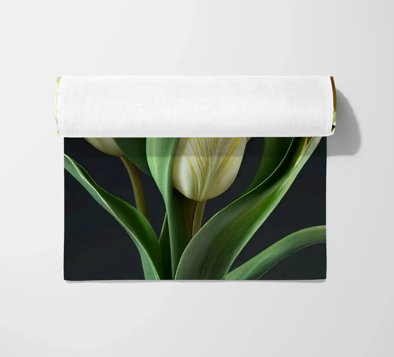 Macro fiore di tulipano telo mare da Bold Blooms