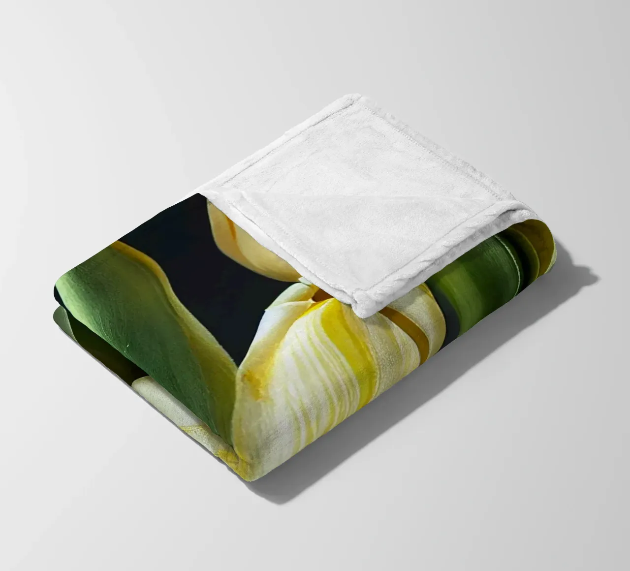 Macro fiore di tulipano coperta in pile da Bold Blooms