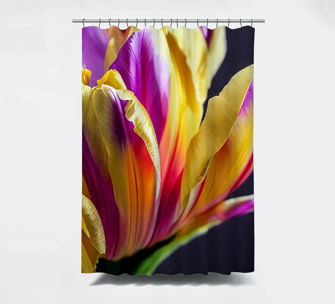 Macro fiore di tulipano tenda da doccia da Bold Blooms