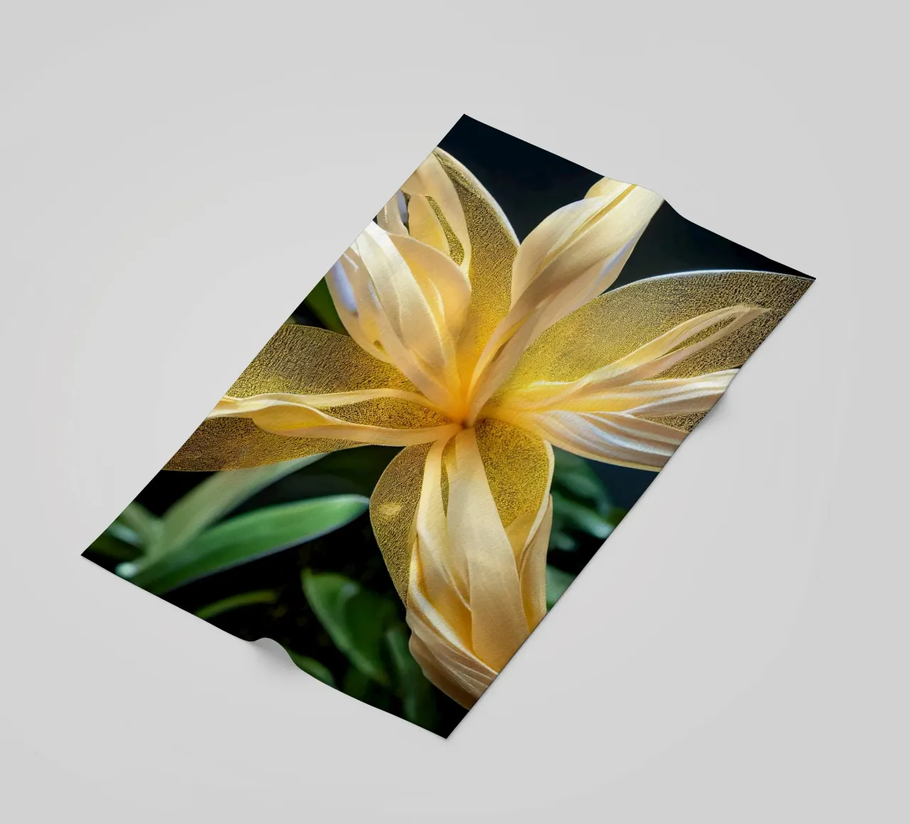 Macro fiore di oleandro giallo telo mare da Bold Blooms