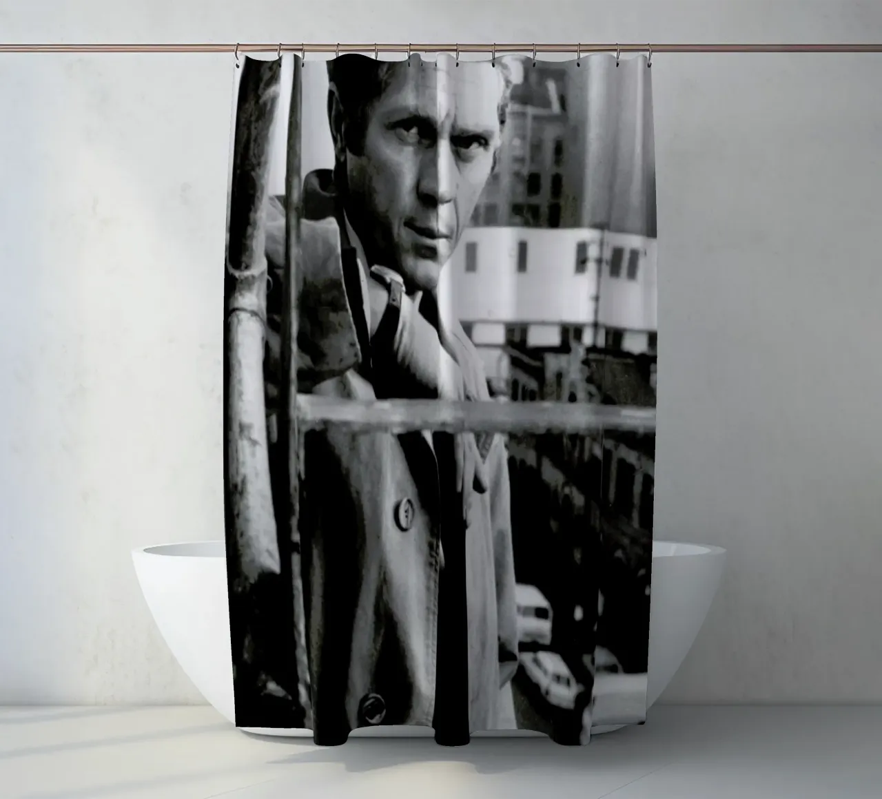 Steve McQueen in Bullitt, 1968 tenda da doccia da Gallery Print and Art Limited