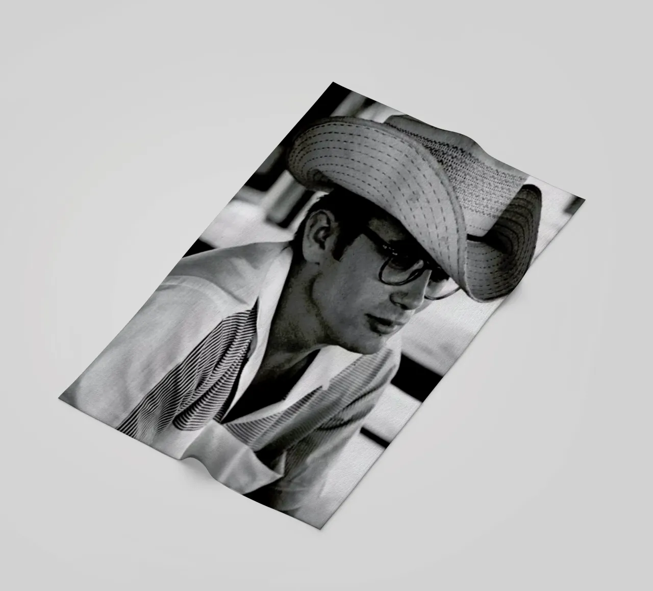James Dean with Cowboy Hat telo mare da Gallery Print and Art Limited
