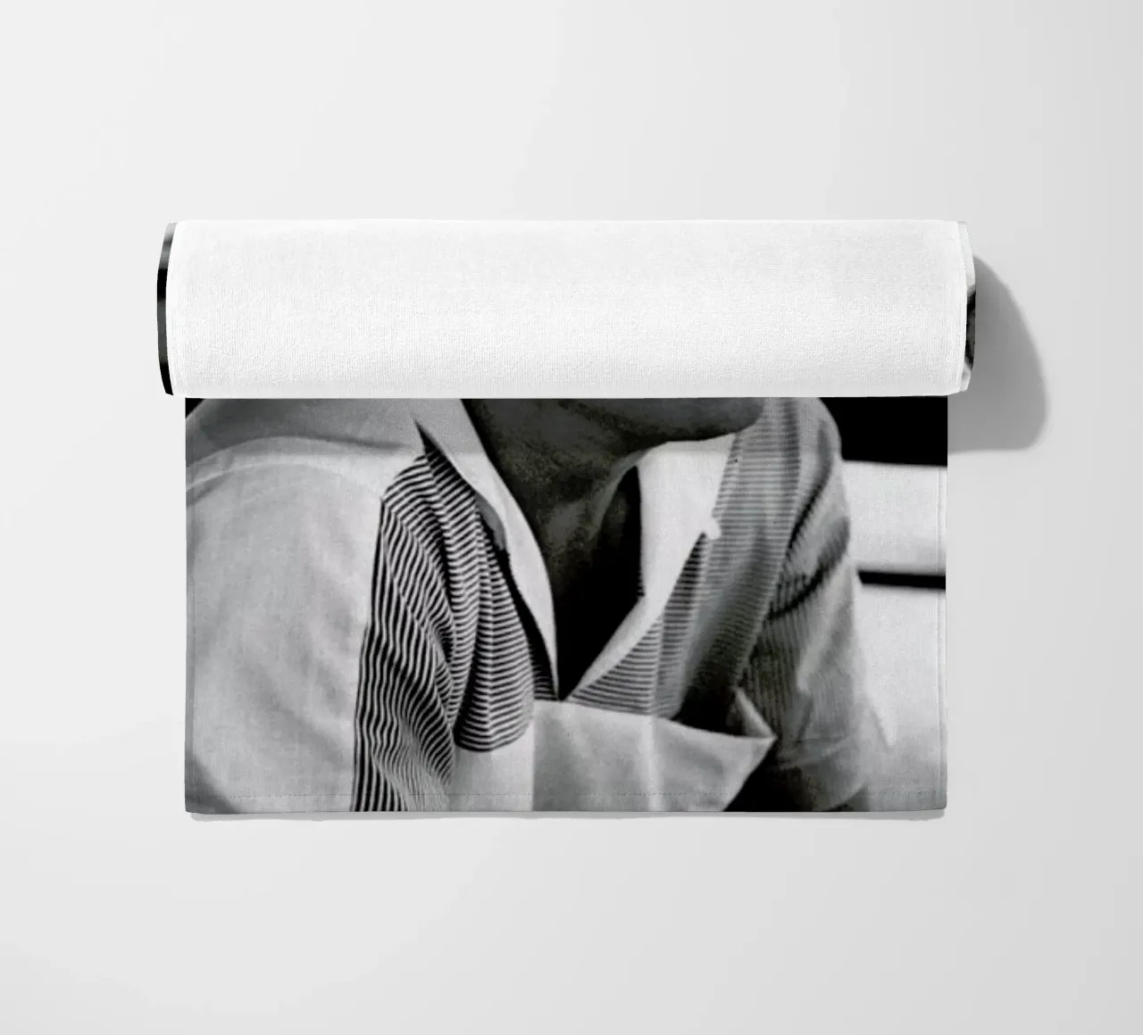 James Dean with Cowboy Hat telo mare da Gallery Print and Art Limited