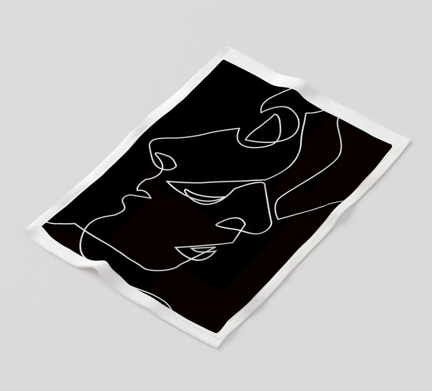 Close Noir Fleecedecke von Quibe