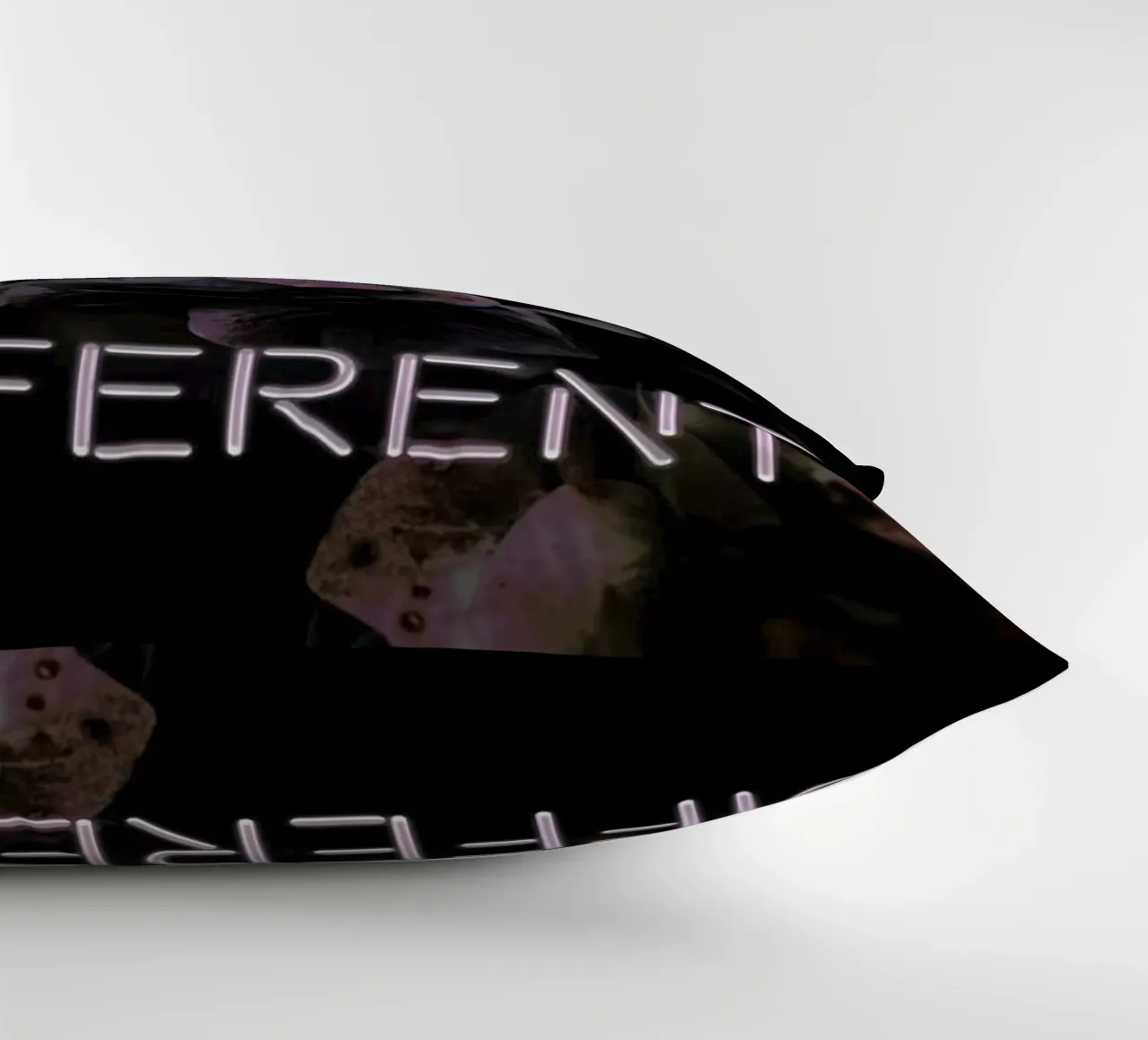 With you it's different cuscino da Oh Darling