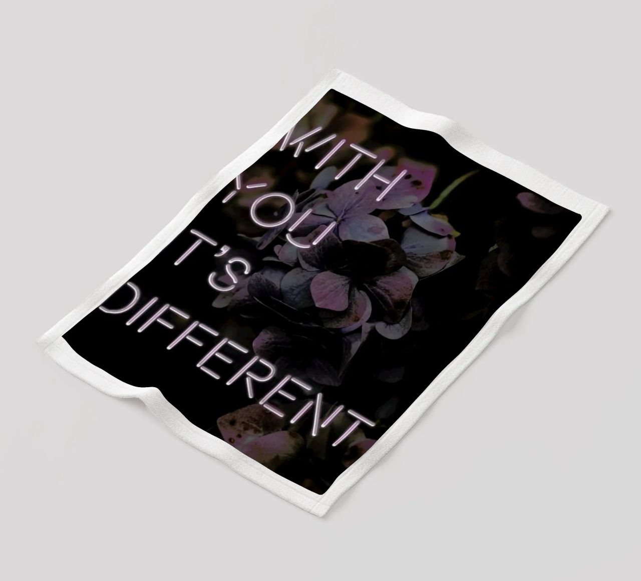 With you it's different coperta in pile da Oh Darling