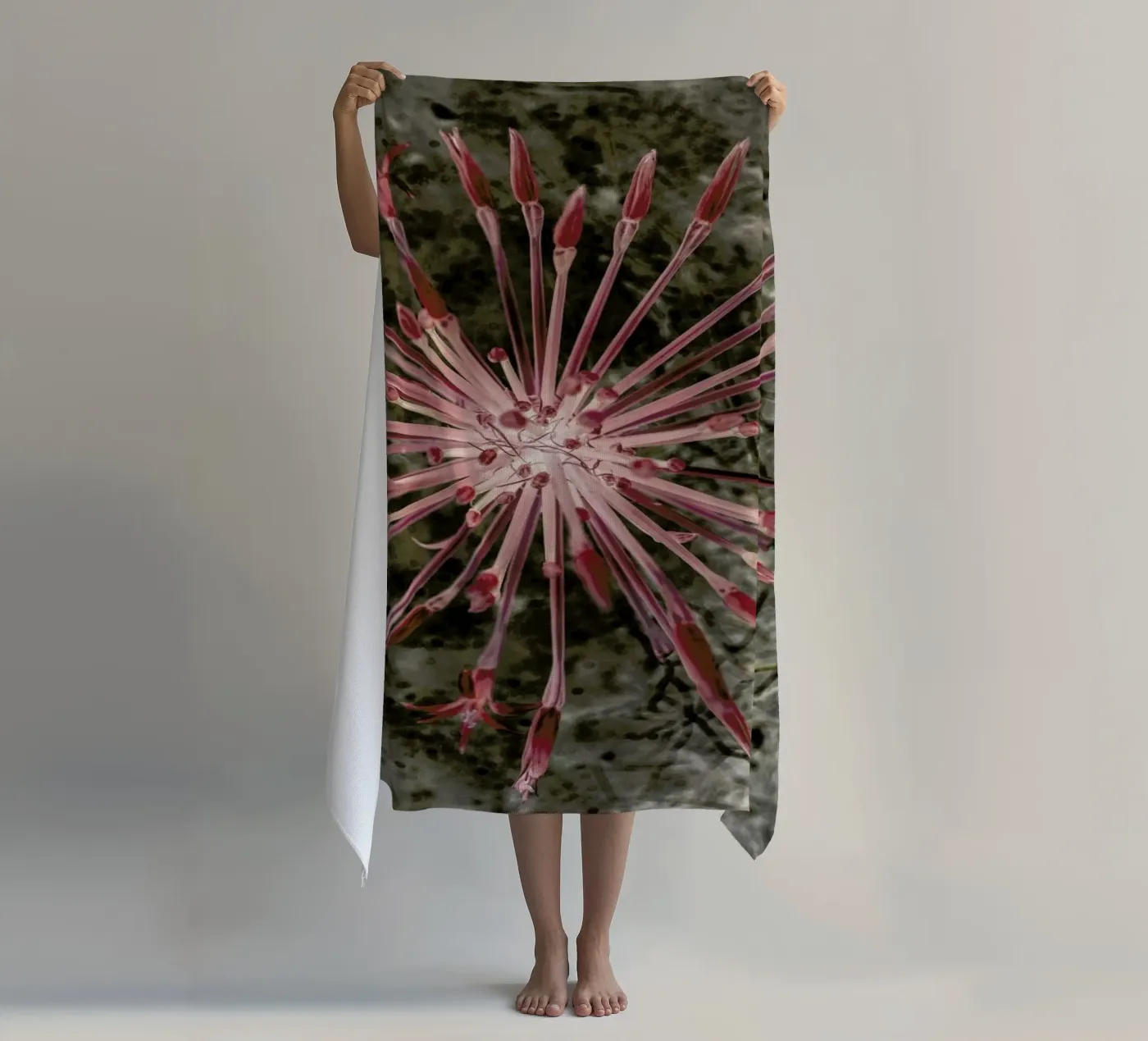 Fire Lilly strandhanddoek van Shot By Clint