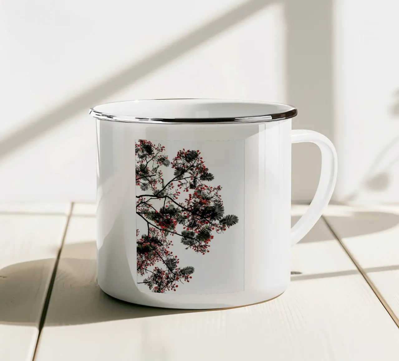 Flamboyant tazza in smalto da Shot By Clint