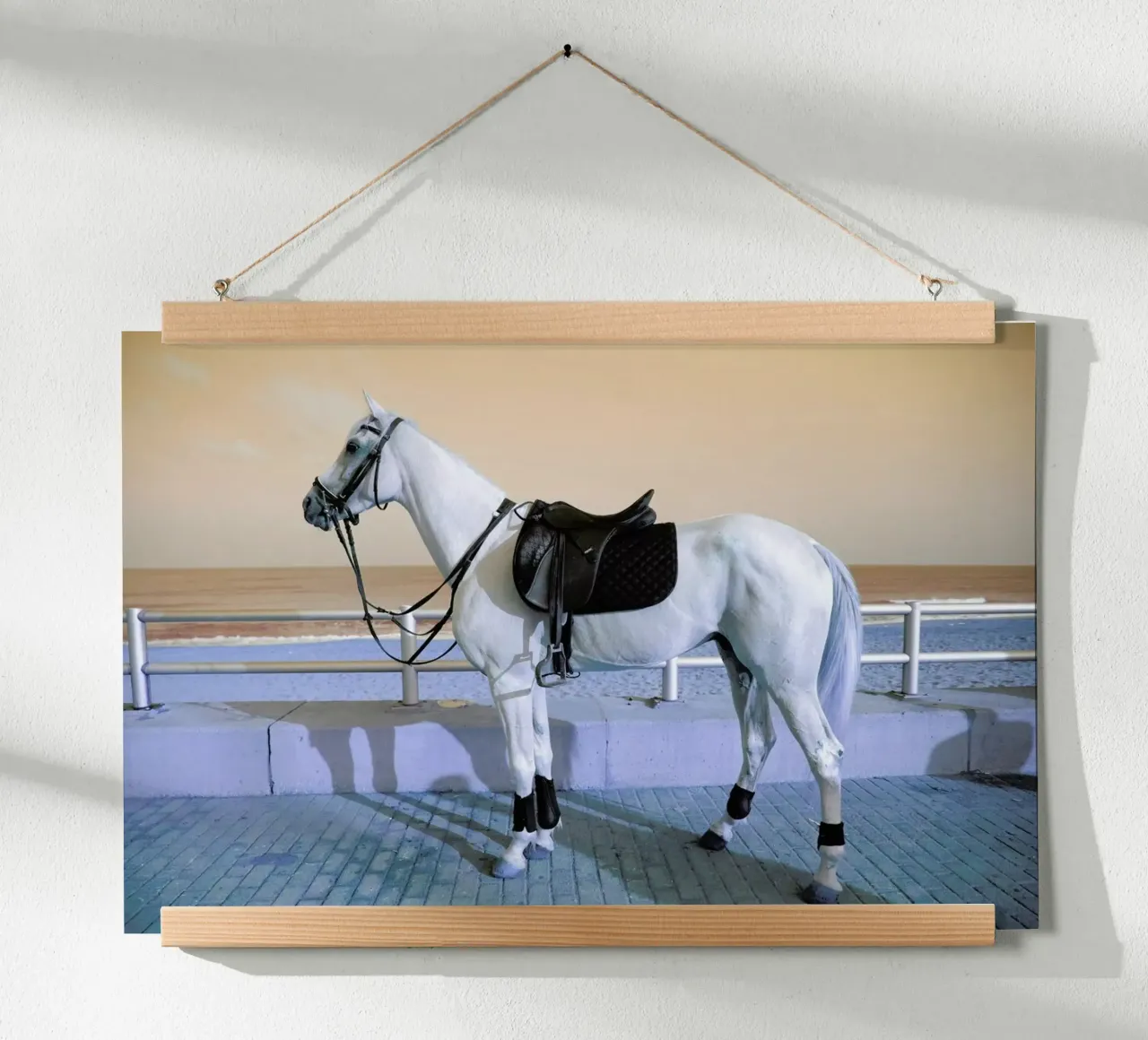 Horse poster con telaio in alluminio da Lara Zankoul