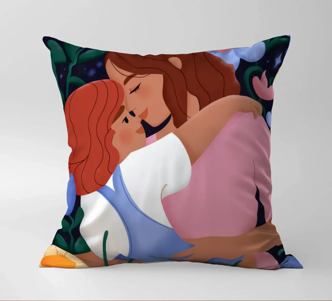 Floral Umarmung Liebe Kissen von Emery Kate