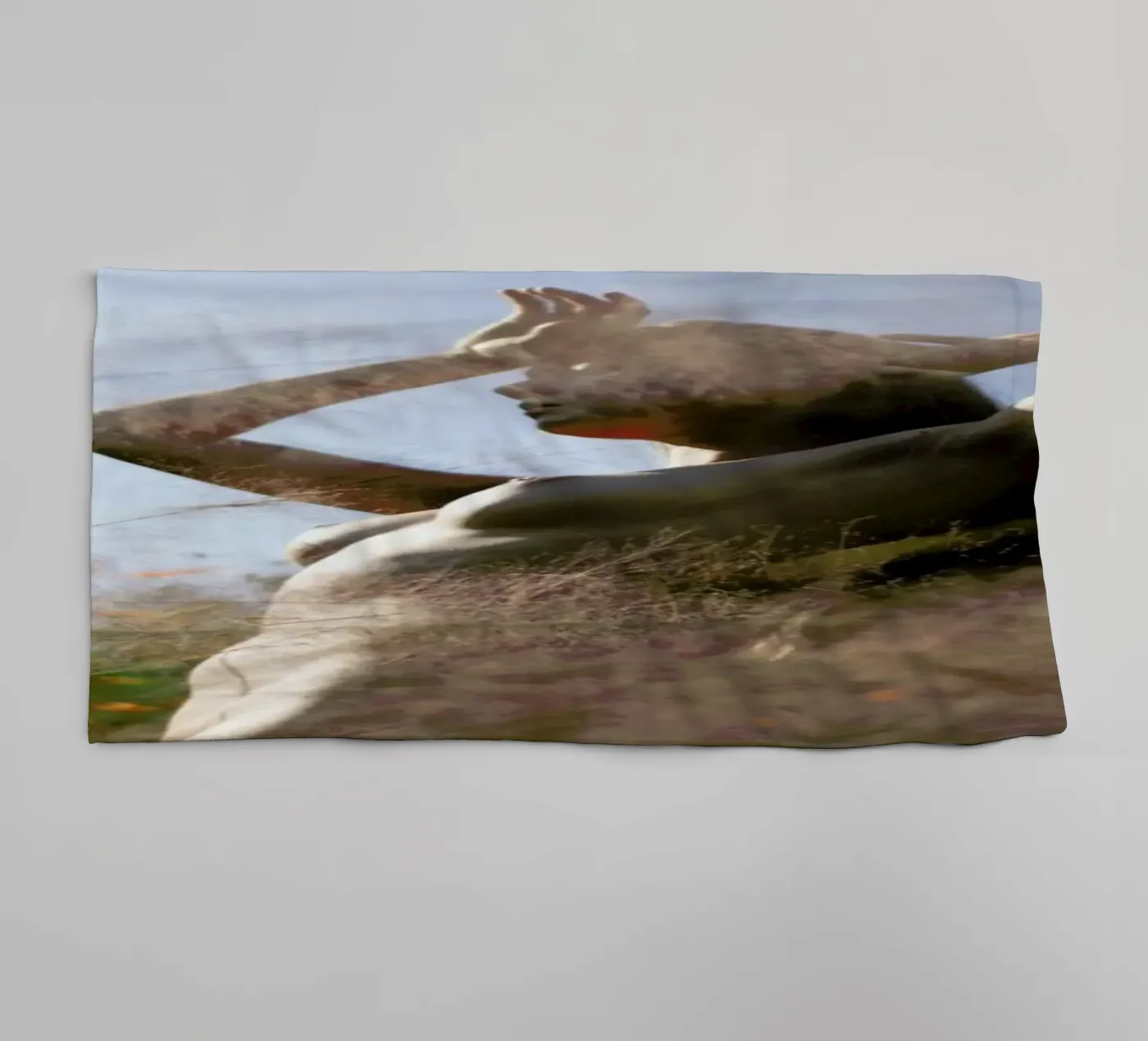 Andra 12 towel by Ana Topoleanu