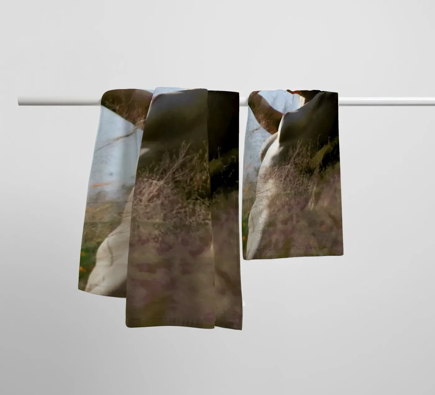 Andra 12 towel by Ana Topoleanu