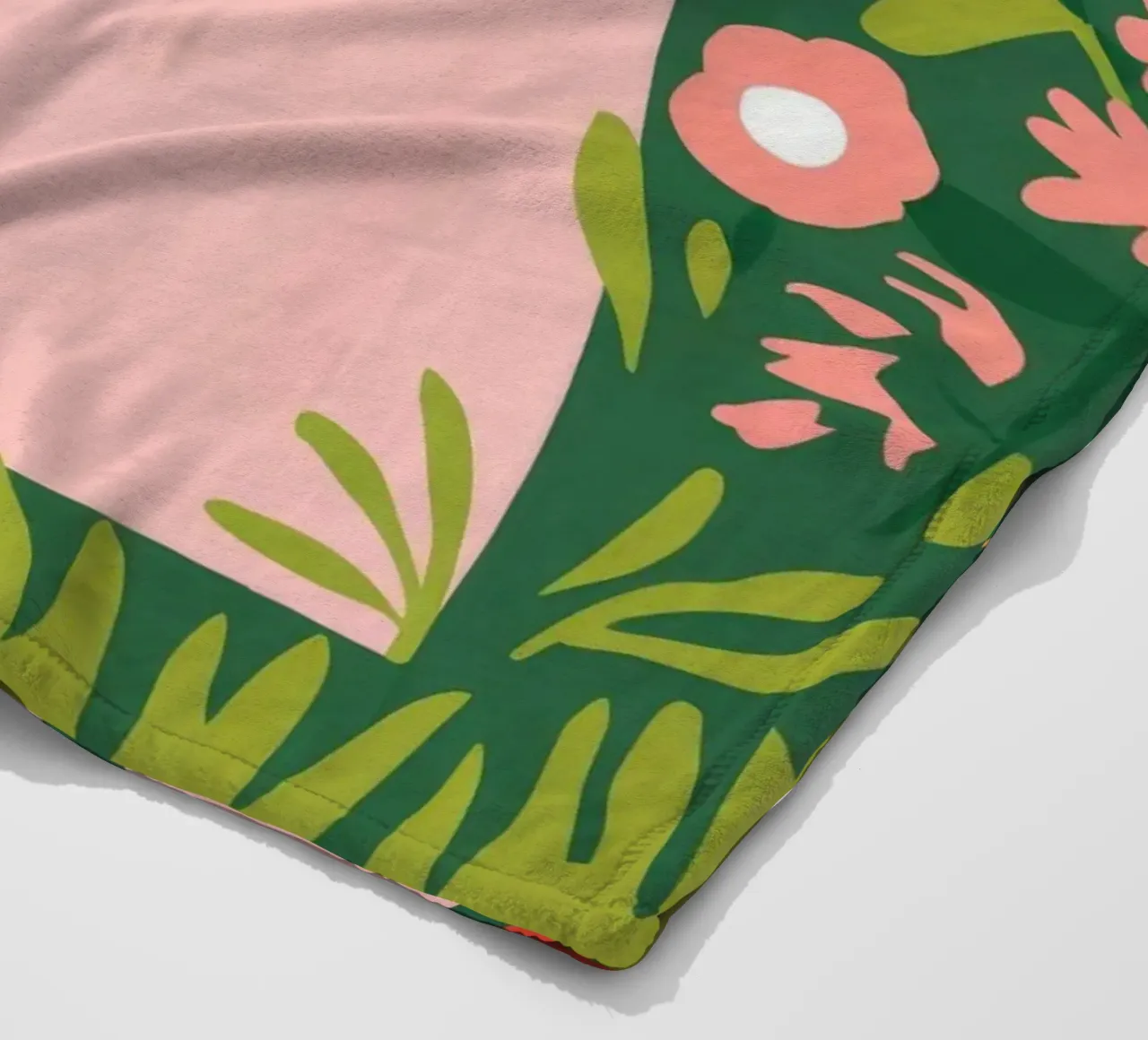 Blumige Umarmung Fleecedecke von Emery Kate