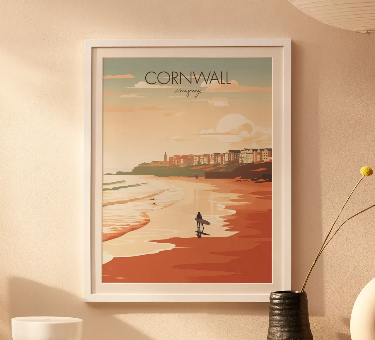 Cornovaglia, Inghilterra, Newquay Surfer Viaggi d'epoca poster con telaio in plastica da Peaches Art Prints