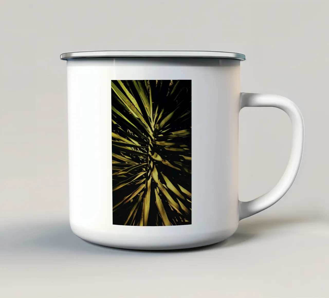 The Palm II tazza in smalto da Pale Grain