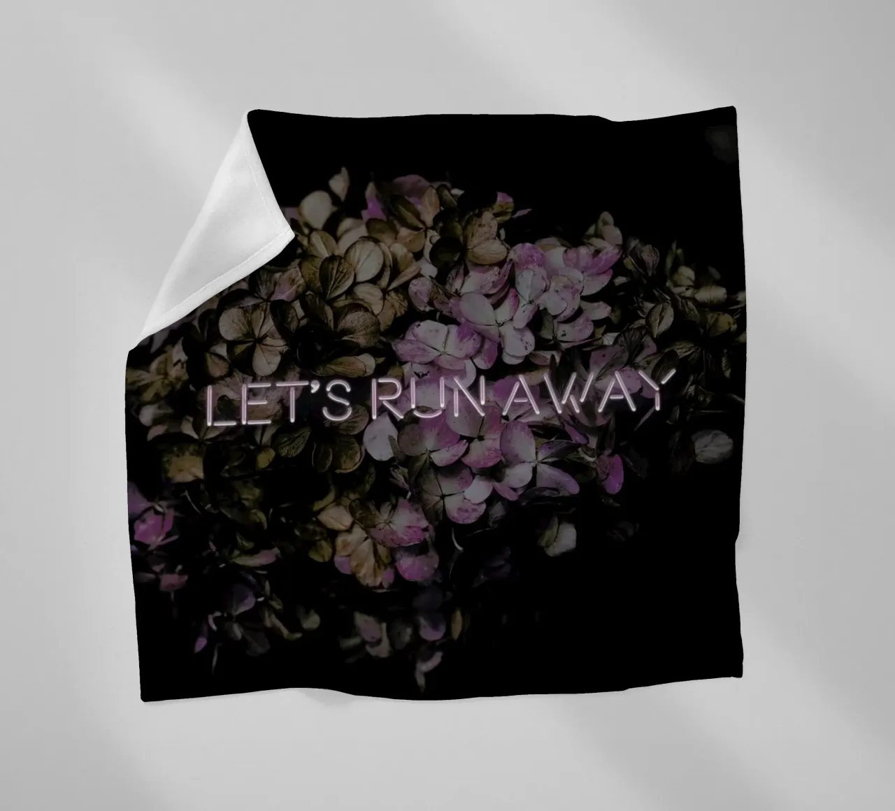 Let's run away coperta in pile da Oh Darling