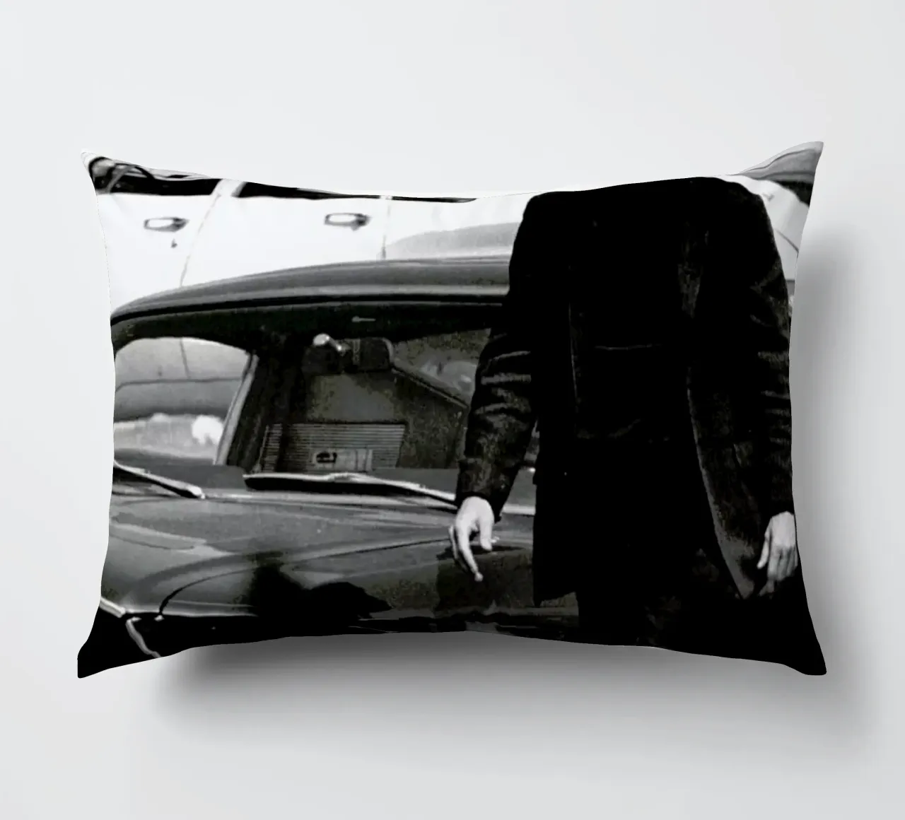 Steve McQueen in Bullitt, 1969 cuscino da Gallery Print and Art Limited