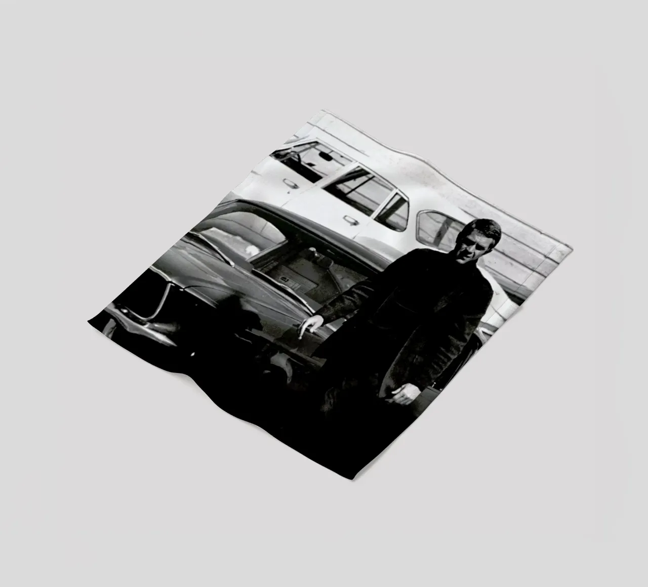 Steve McQueen in Bullitt, 1969 coperta in pile da Gallery Print and Art Limited