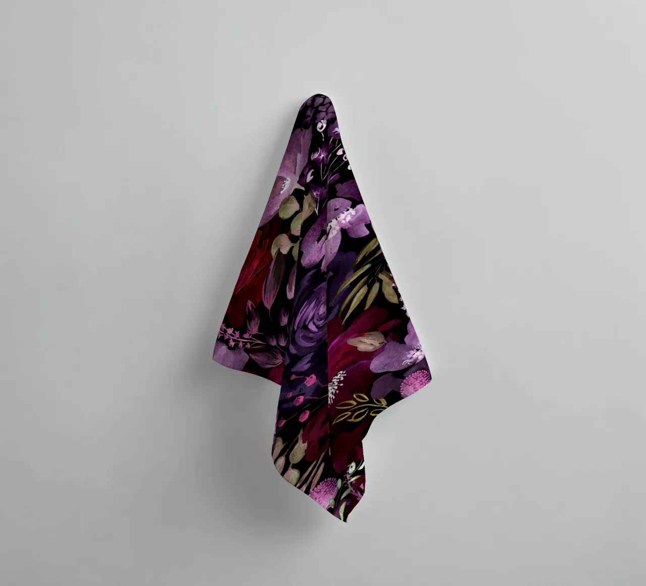 Dark Floral Chaos - Red asciugamano da bagno da anisillustration