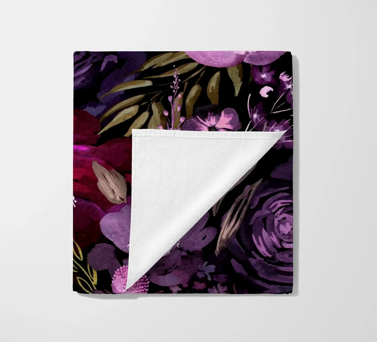 Dark Floral Chaos - Red telo mare da anisillustration